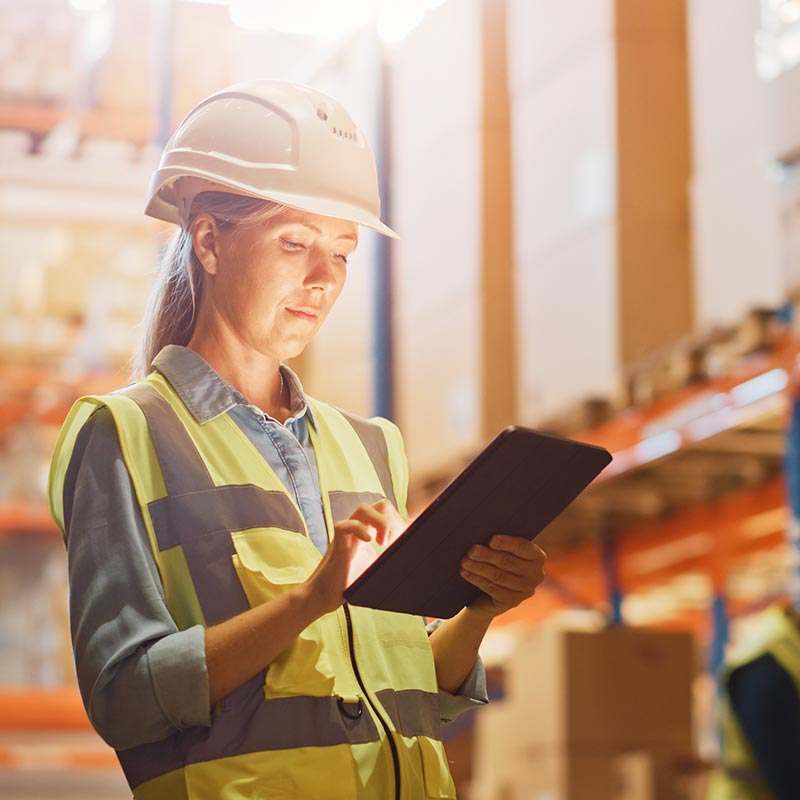 Manager at logistics company manages her cleaning budget with BOMA's digital tools on the iPad.