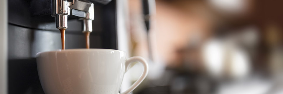 Onmisbare koffie in een schone tas