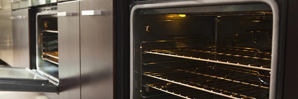 With the right methods and cleaning equipment, your oven or steamer will be hygienic and ready to use again in no time!
